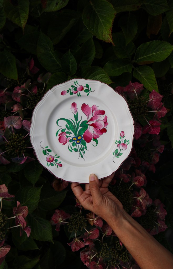 Dinette En Faïence Saint Clément 27 Pièces - Fleurs à La Roue - 1890